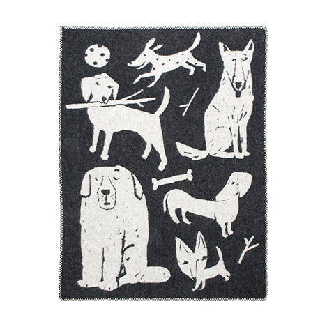 ウール素材のブランケットにほっこり包まれて