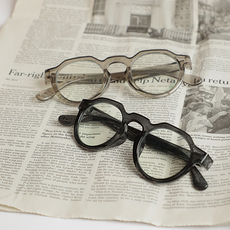 印象的な表情を作り出すリーディンググラス