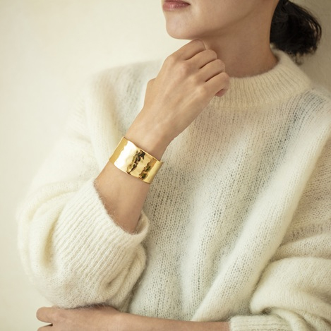 秋冬の主役はバングル「セシル・エ・ジャンヌ」でコーデを格上げ