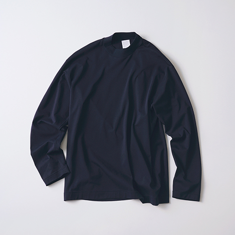 インナー使いに重宝する、着心地の良いトップス