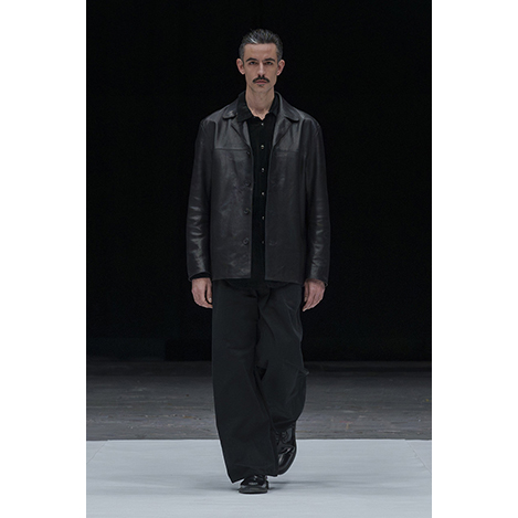 「ヨーク」の美学が息づくのレザージャケット