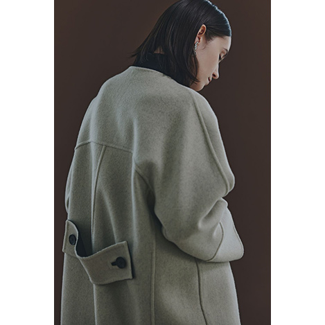 ADORE名品のリバーコート