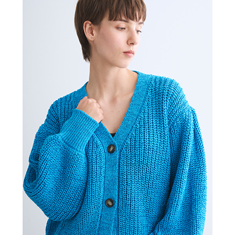 ホリデーシーズンを華やかに彩る、「スリードッツ」のラメニット