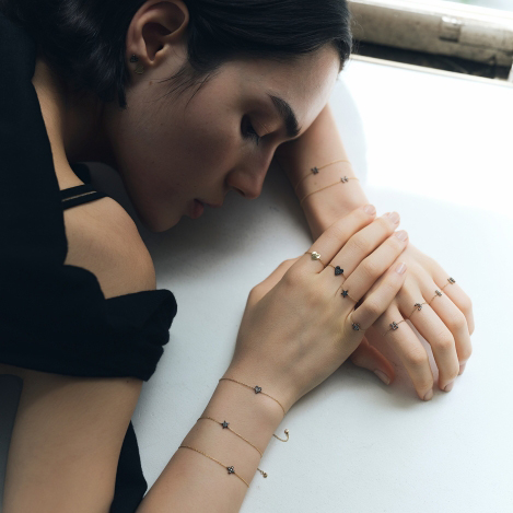 さりげない輝きで魅せる「プラス ヴァンドーム」のMICROTATTOOコレクション