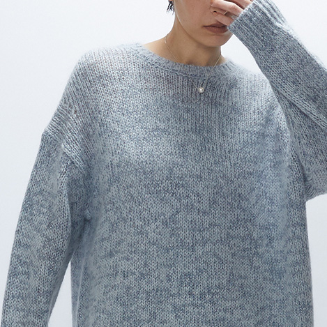 ラメやファーなど、華やぎニットをピックアップ