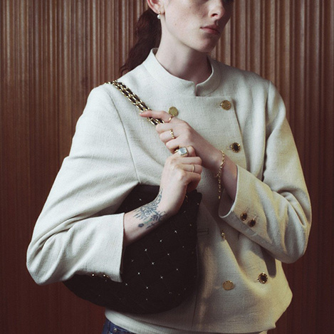 待望の再入荷！リュクスを添える「マリュス」ベルベットバッグ