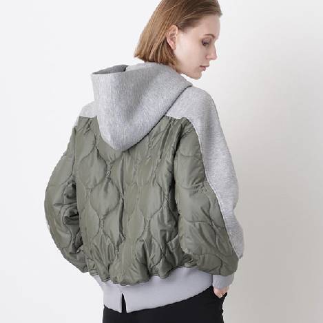 カジュアルスタイルがワンランクUPする大人のフーディー