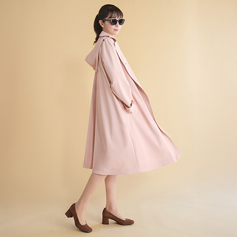 軽やか・撥水・ウォッシャブル！機能美で選ぶ、春のエレガントスタイル