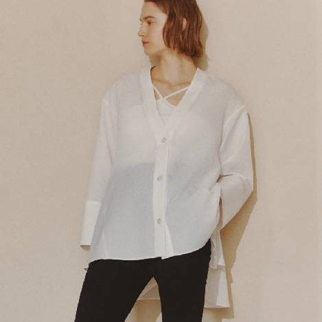 ＜PICKUP＞立体的なスクエア柄がつくる上品な陰影が魅力のジャカードカーディガン