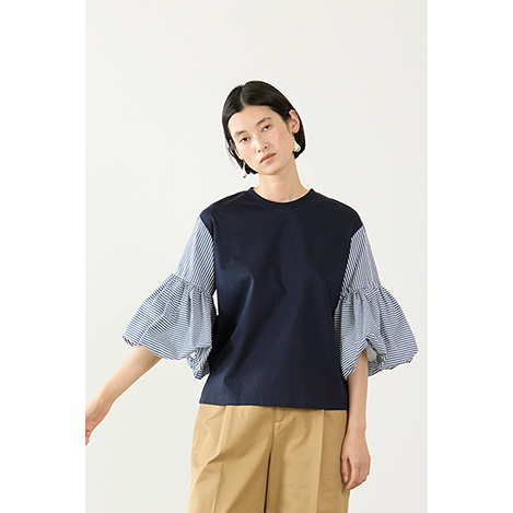 1枚で着映えする「アダワス」の大人フェミニンアイテム