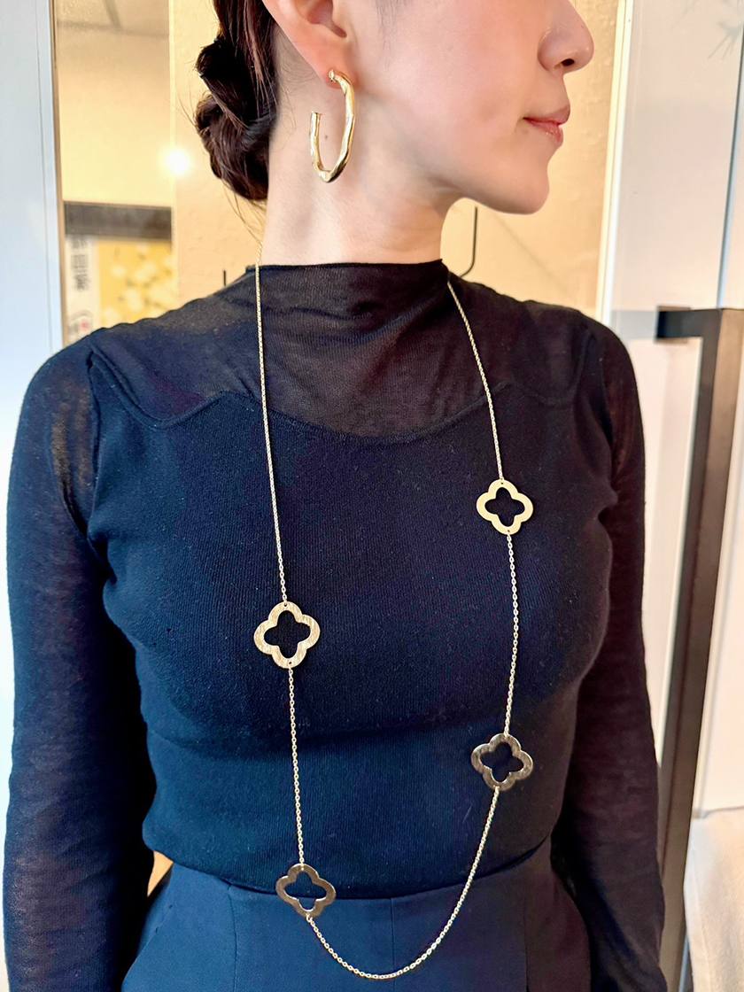 シーンレスな女性らしいアクセサリー