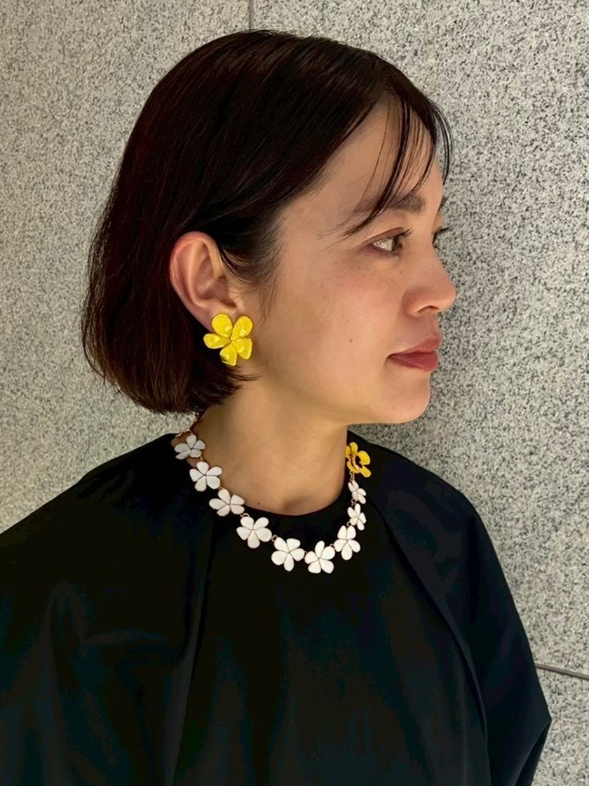夏のモノトーンを彩る、優美なホワイトアクセサリー