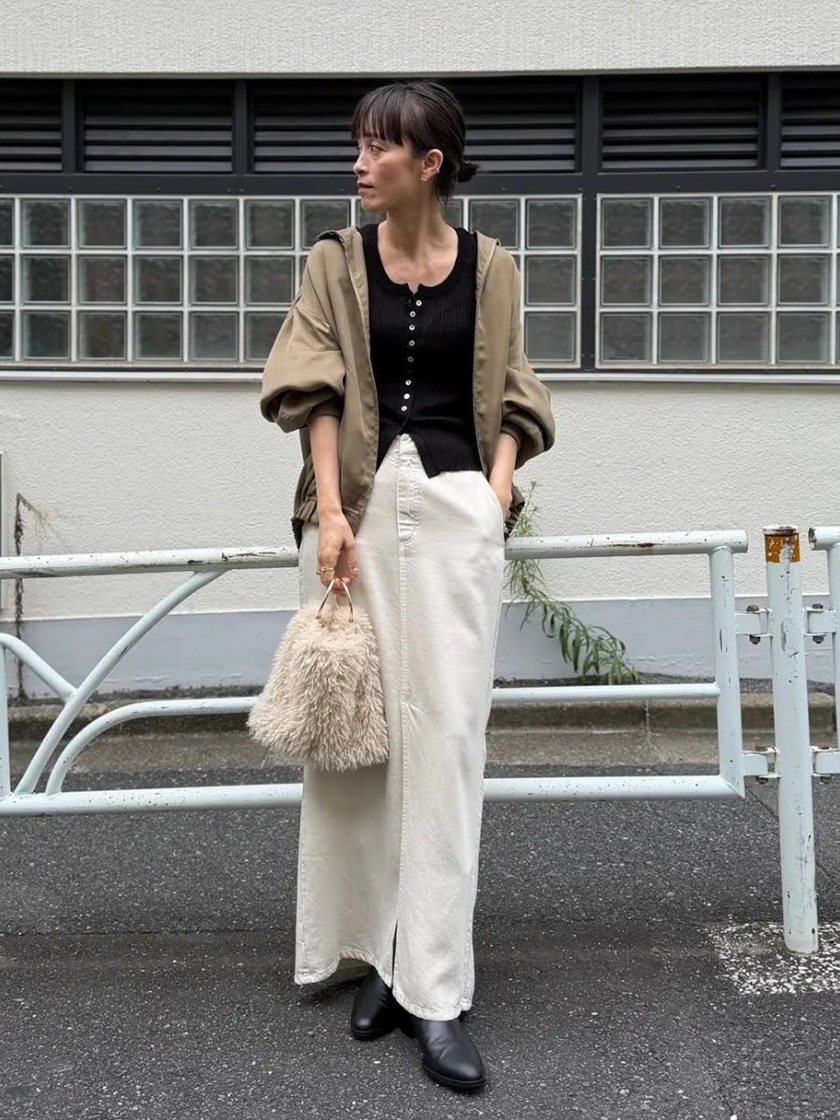 軽やかに羽織って、秋の装いをアップデート
