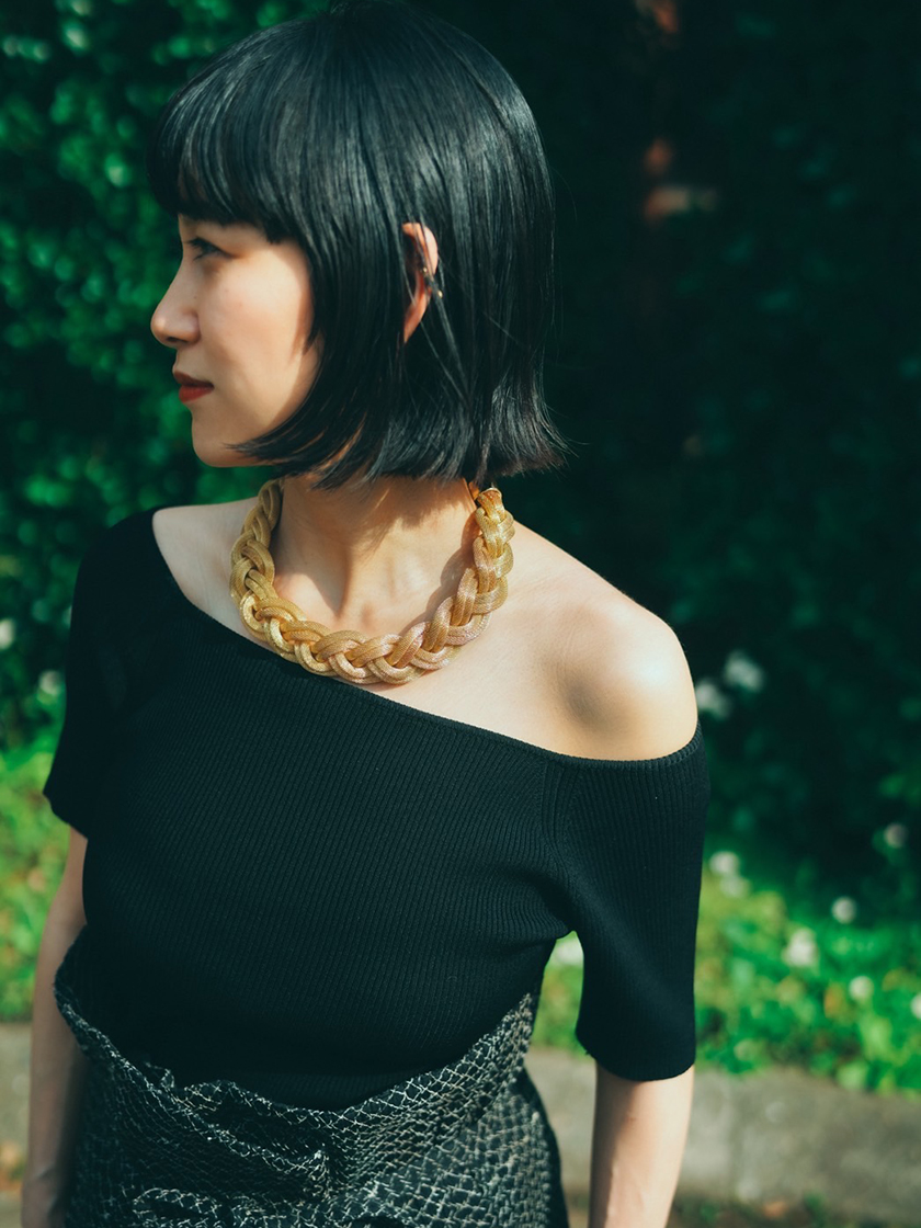 インナーいらずで即キマる！　「ナイスナイス モーメント」のカップ付きニット