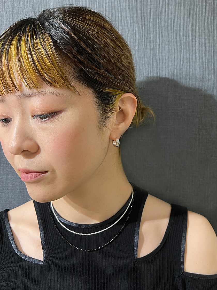 シルバージュエリーで洗練されたスタイリングへ