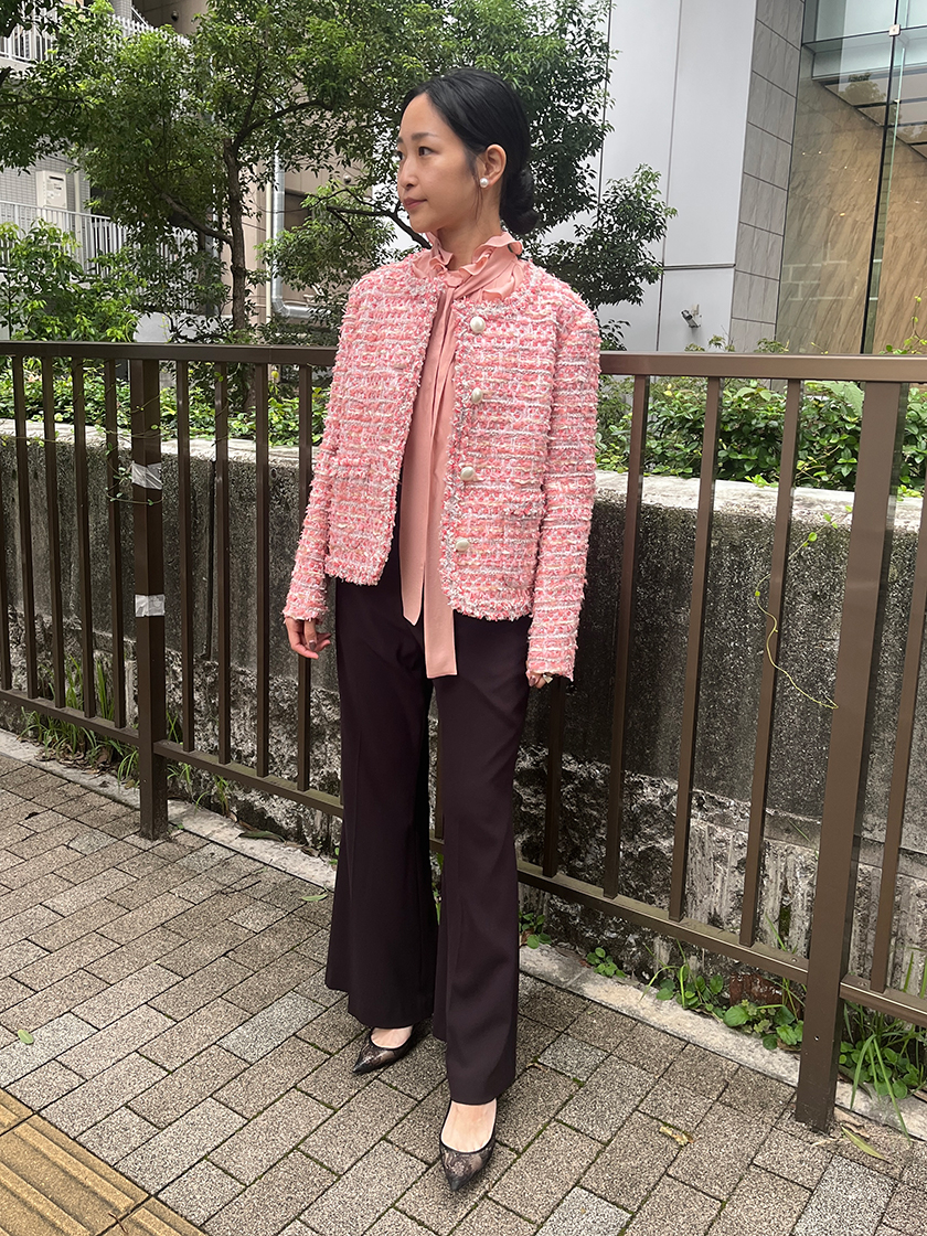 秋冬にこそ着たい！　高揚感あふれるピンクツイード