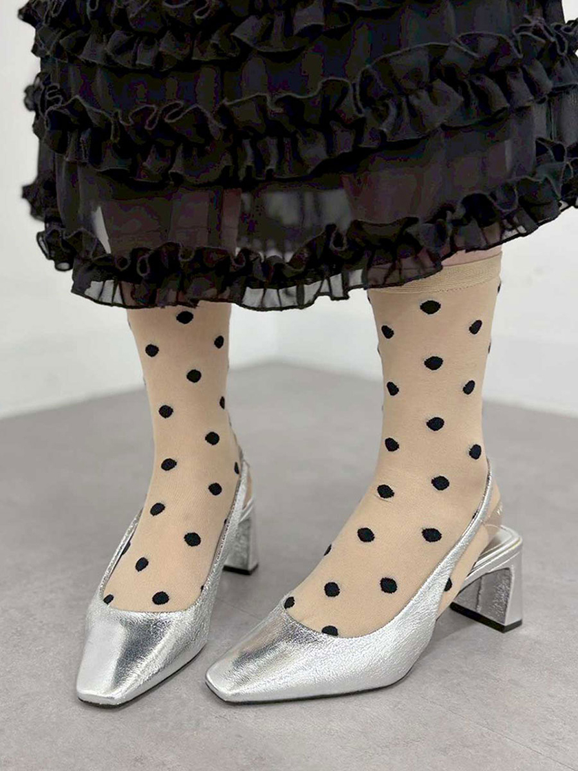 ソックスで効かせるモードな足元