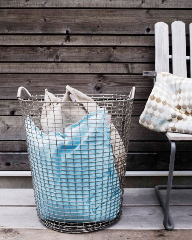 機能的でタイムレスなデザイン。置くだけで絵になる「コルボ」のワイヤー・バスケット