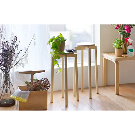 無駄を省いた洗練されたスツール