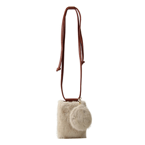 おすすめをピックアップ！フレンドリープライスで大人可愛いファーバッグたち