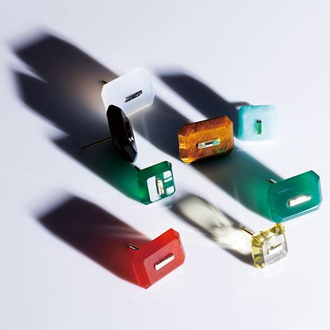 「Hirotaka」の新作で出会う“生命力あふれるカラーストーン”