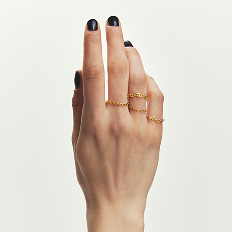 深まる季節に寄り添う「ル ボンボン」のK18のジュエリー