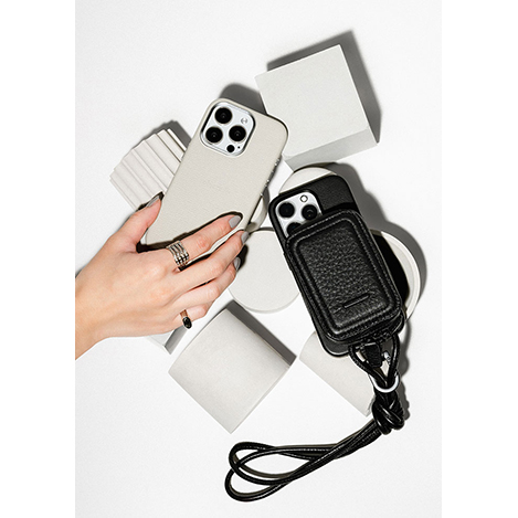 デバイスを美しく持ち歩くために。洗練と機能を備えた「オブジェクツアイオー」のレザープロダクト