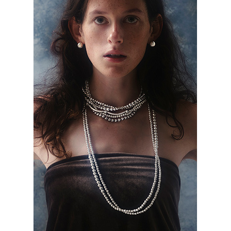 シルバーボールでこなれた洗練を。「クイップ クエイント」の春の新作“new bowling”に注目