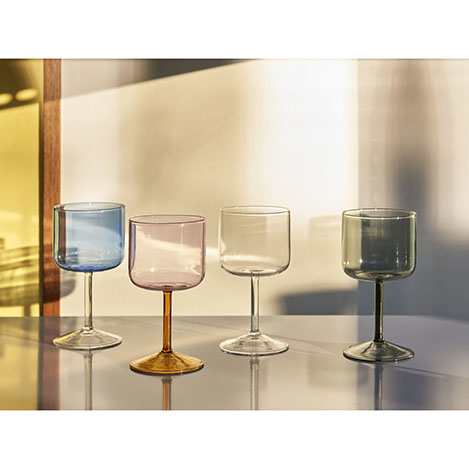 カラフルなガラスアイテムで食卓が華やかに！