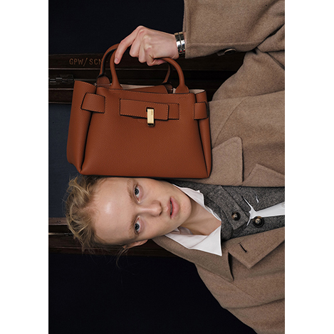 語らずとも魅力的な佇まい。バッグブランド「プンティ」のNEWコレクション“EDITION #003”