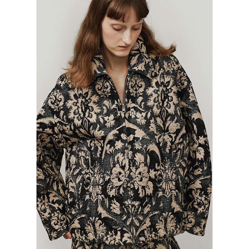 主役級コートから一生ものニットまで。「デパリエ」の2025年秋冬コレクションが到着