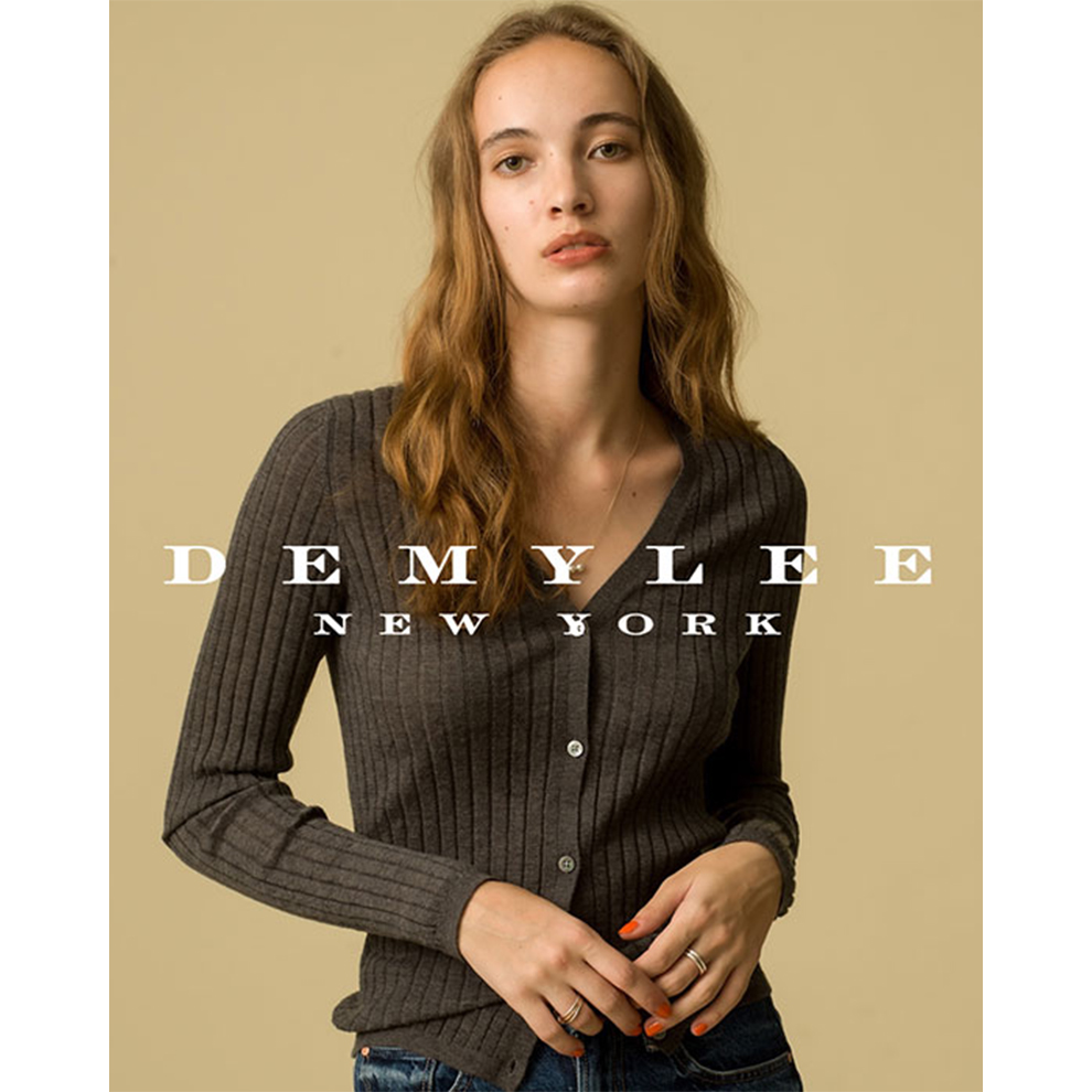 上質ウールやカシミヤが心地よい季節。触れるたびに心まで包まれる「デミリー」の冬ニット