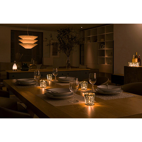 光と影をデザインする。心を灯す照明ブランド