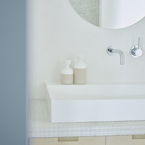 ボトルデザインも美しい。日常に上質をもたらす「MIYOSHI PRIMAL SOAP」