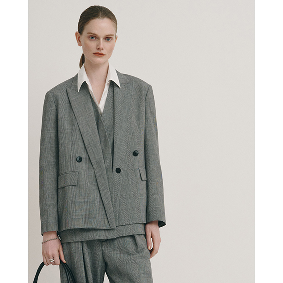 洗練とエネルギッシュ。「アルアバイル」の定番アイテムで楽しむ、春のスタイリング術