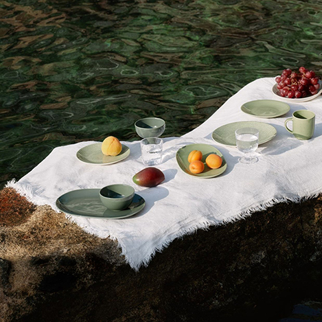 「アラビア」24hシリーズの新作で彩る、あたたかな春の食卓