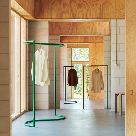 見せる収納で生活感オフ。洋服をおしゃれに収納する厳選ラック