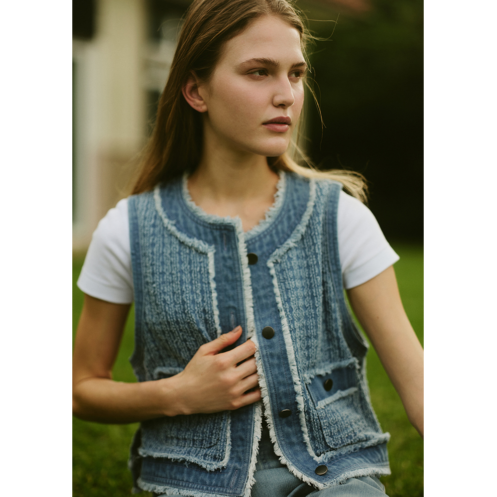 ふんわりカラーの大人カジュアル。シックで心地よい「スリードッツ」の春夏スタイル