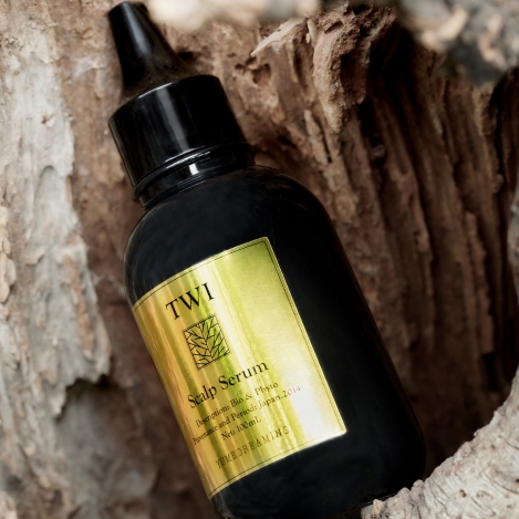 「ユメドリーミン」のベストセラーアイテムとして根強い人気を誇る「TWI スカルプセラム」