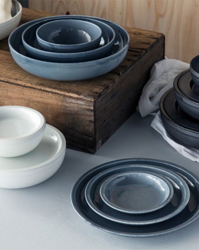 うつわで変わる普段の料理。シックなテーブルウェアで魅せる食卓へ