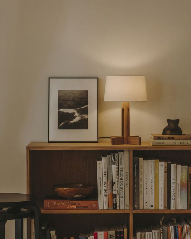 光と影が生み出す心地よい空間。暮らしを彩るデザイン照明