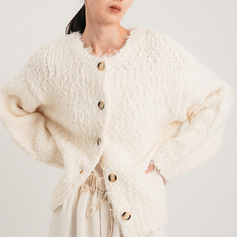 STUNNING LURE - ホリデー気分を高める、大人の華やぎアイテム