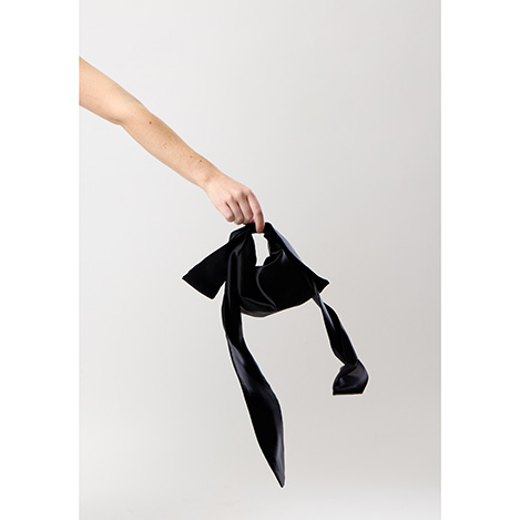 TENDRESSE STUDIO - パーティシーンにも映えるシルクバッグ