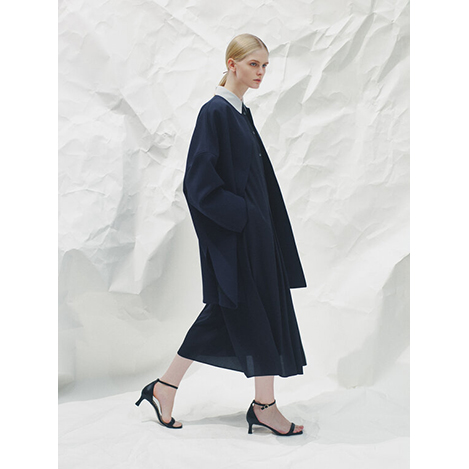 ADORE - ADOREらしい素材・表面感のあるジャケットアイテム