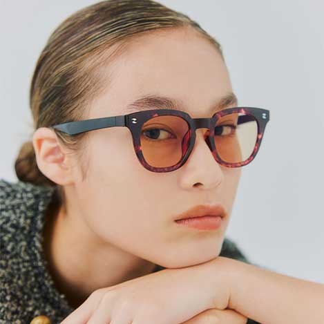 jugaadXX - 光に合わせて表情を変える「調光レンズ」