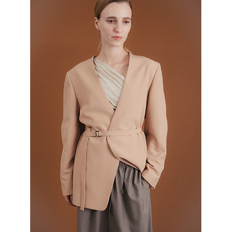 STUNNING LURE - さっと纏うだけでスタイルが完成する、注目の羽織アイテム