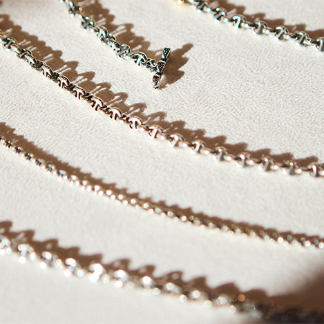 HOORSENBUHS - 【UNISEX】強さと洗練を宿す“OPEN-LINK”の美学