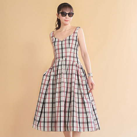 DAISY LIN - 日常をクラスアップする、春の知的上品ワンピース