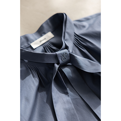 ebure - 即完売した主役級ブラウス、絶賛予約受付中！