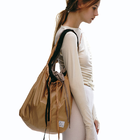 THE ART OF CARRYING - 軽やかに旅するための「ジ アートオブキャリング」のバッグ